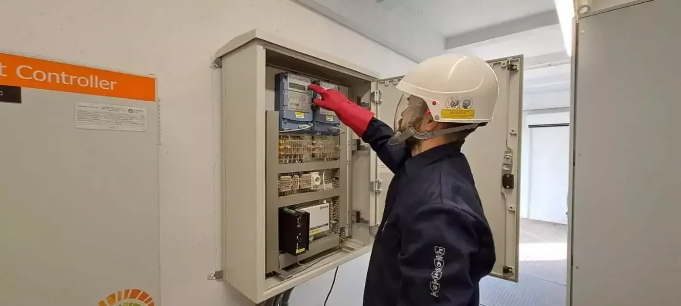 Solar O&M remote control centre monitoring solar plants 24 hours a day