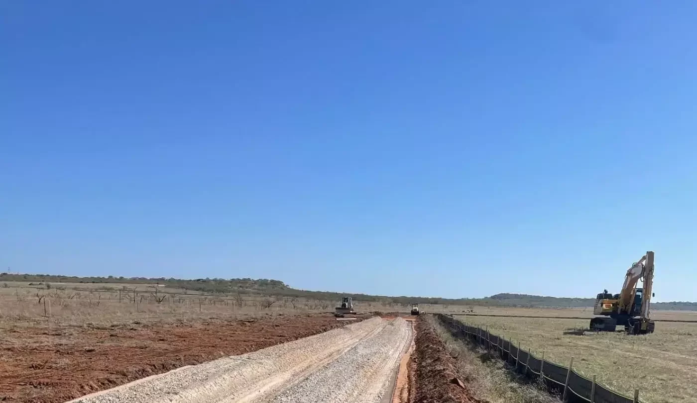 Owner Mindset crew maintaining an internal access road at a solar PV plant